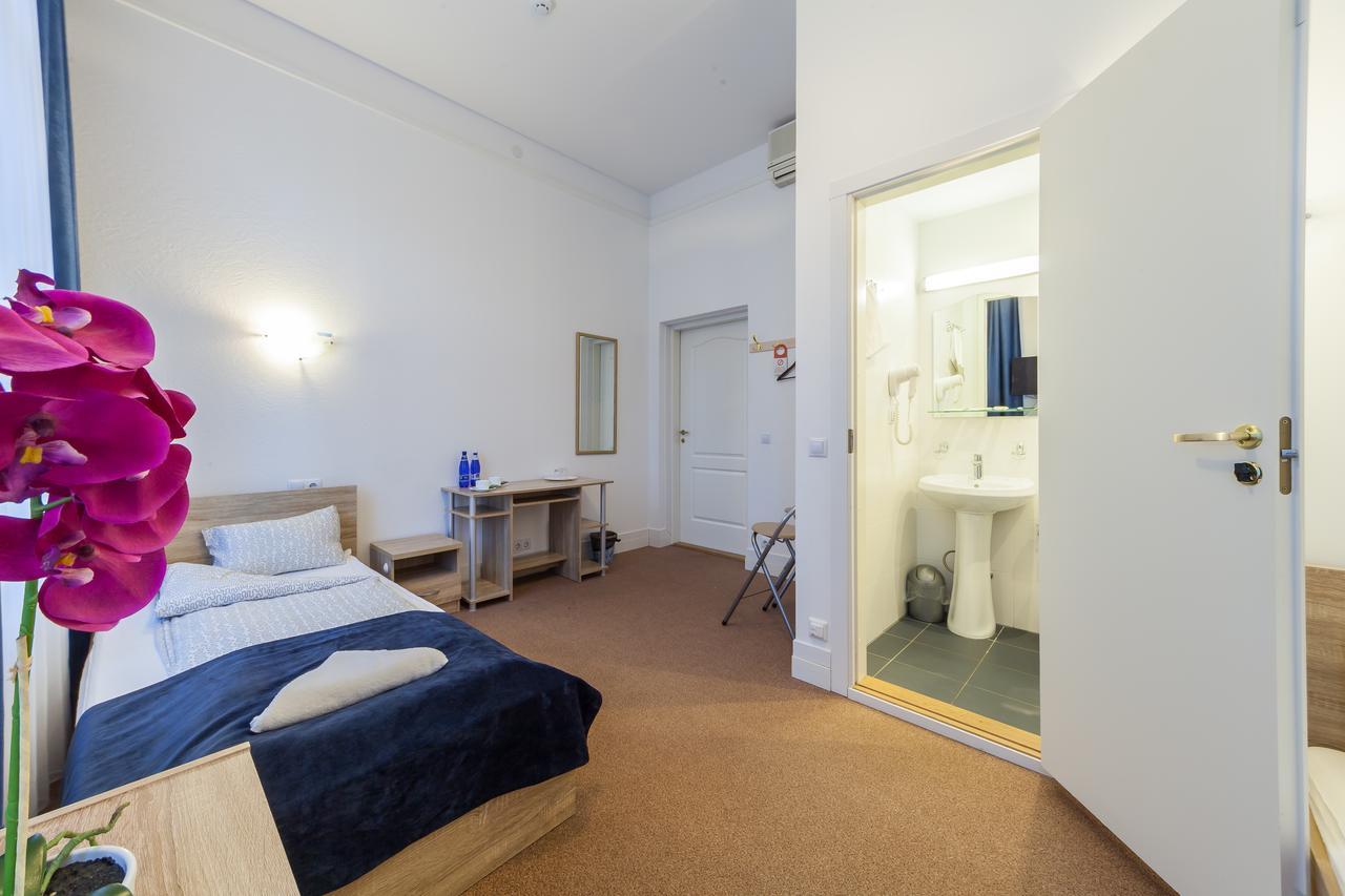 Aquamarine Hotel Талин Екстериор снимка